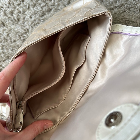 Cream Coach Clutch - Picture 6 of 6